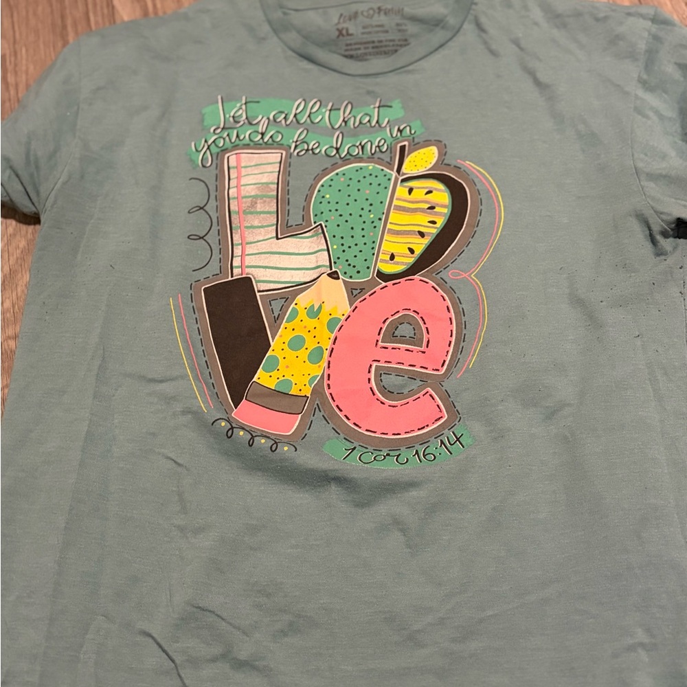 Love Graphic Short Sleeve Tee